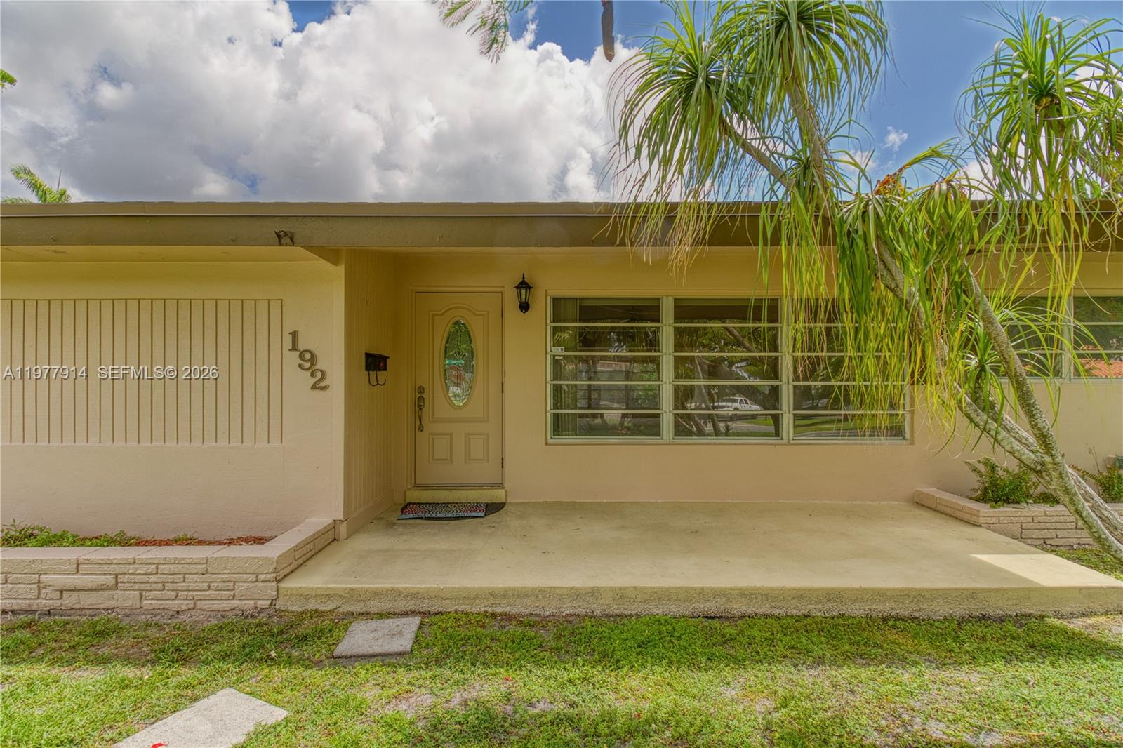 192 Southwest 62nd Terrace Plantation, FL 33317 - Photo 9 of 49