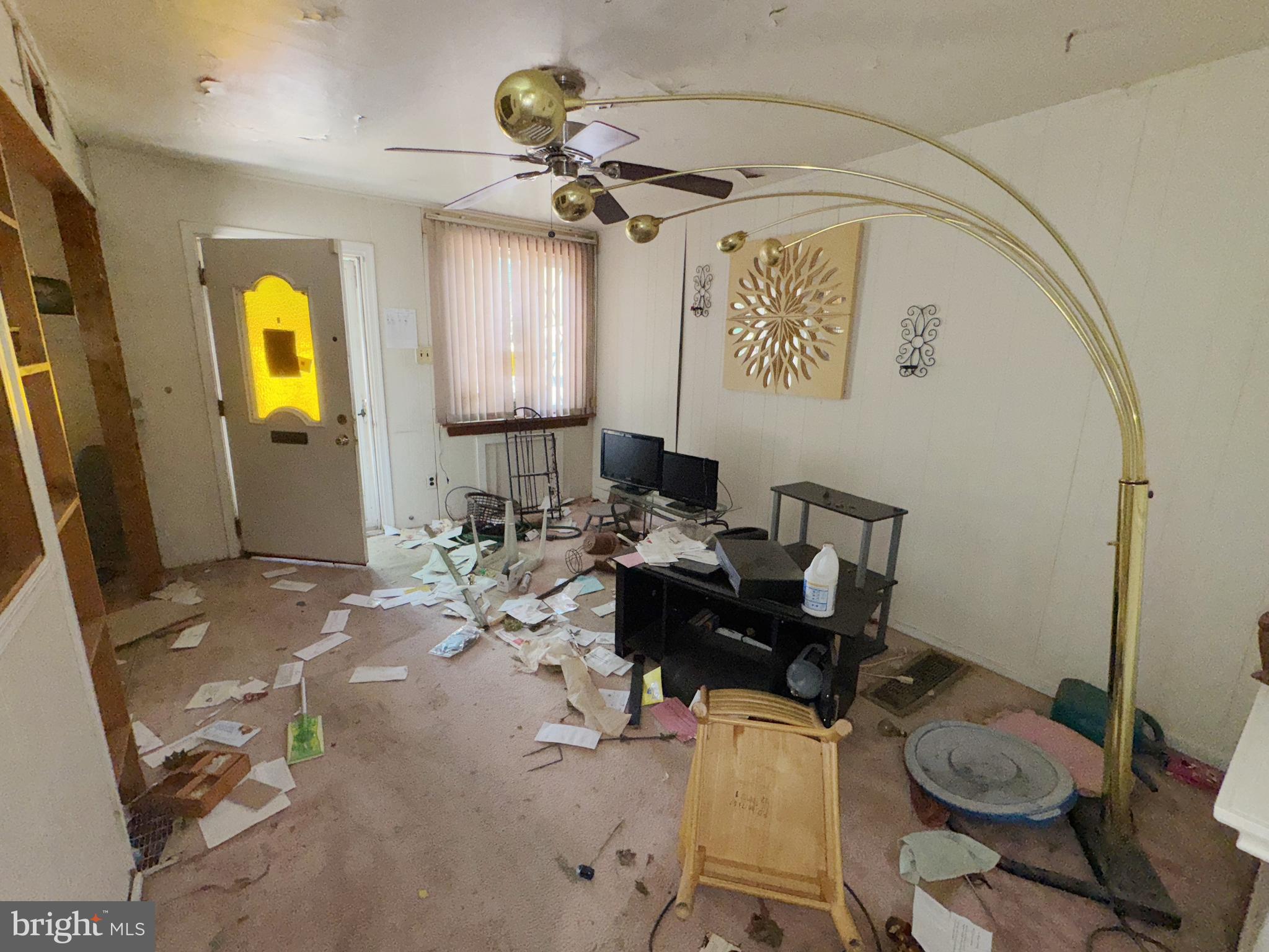 914 Burnside Road Sharon Hill, PA 19079 - Photo 7 of 13 a view of a livingroom and dining room