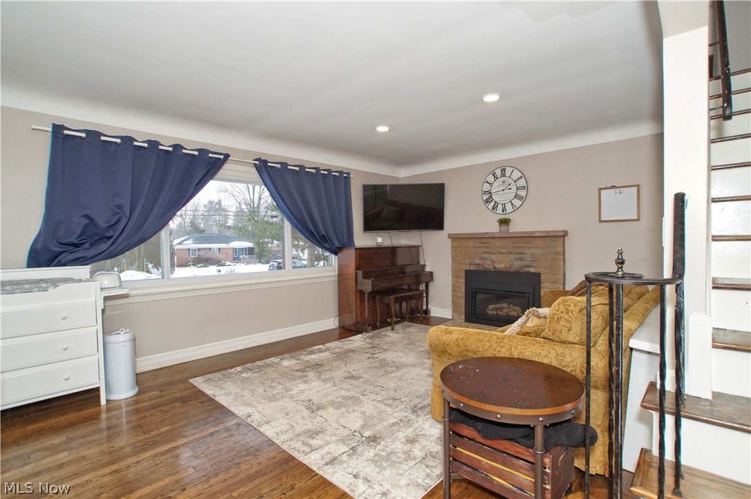 6696 Seneca Road Cleveland, OH 44143 - Photo 4 of 33 Gallery Image 4