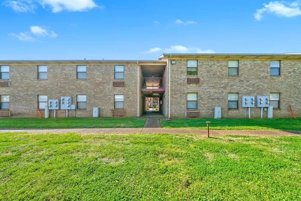 $670 | 100 Laurel Cove Drive, Unit 3, Hopkinsville, KY 42240