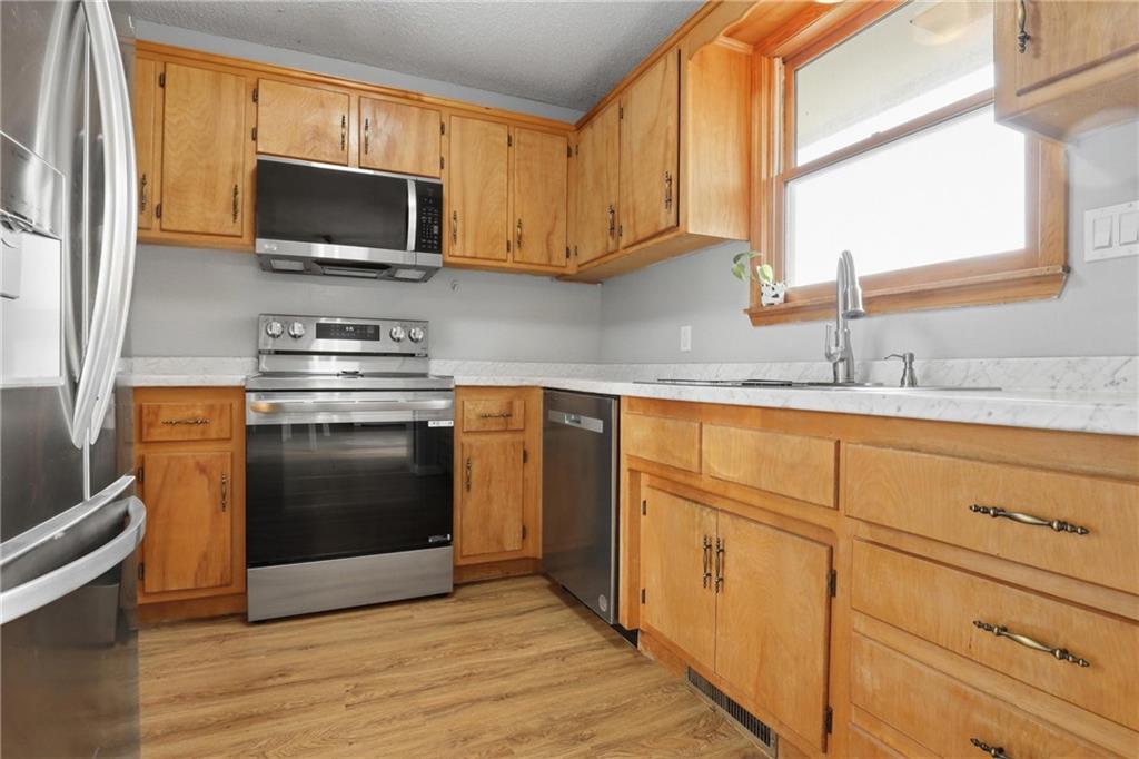 11056 230th Street Linwood, KS 66052 - Photo 11 of 52