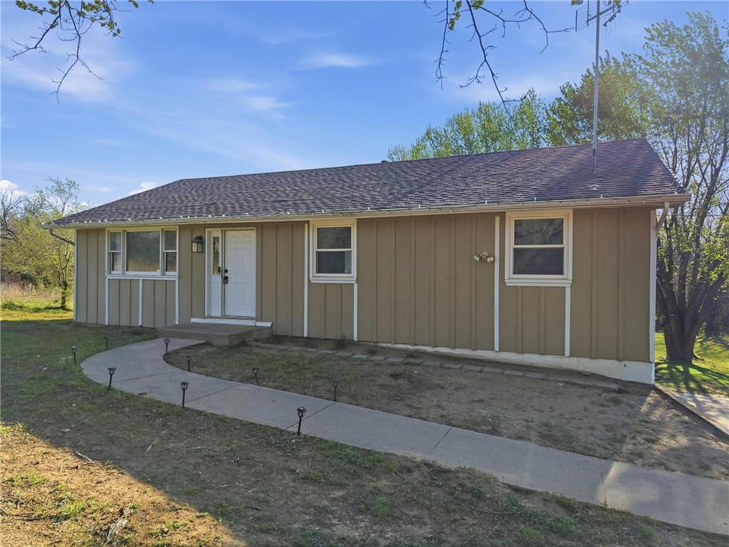 11056 230th Street Linwood, KS 66052 - Photo 2 of 52
