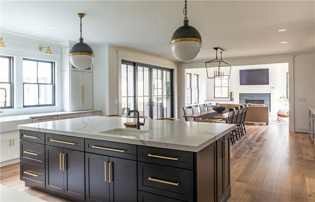 $2,179,000 | 4 Amore Lane, East Greenwich, RI 02818