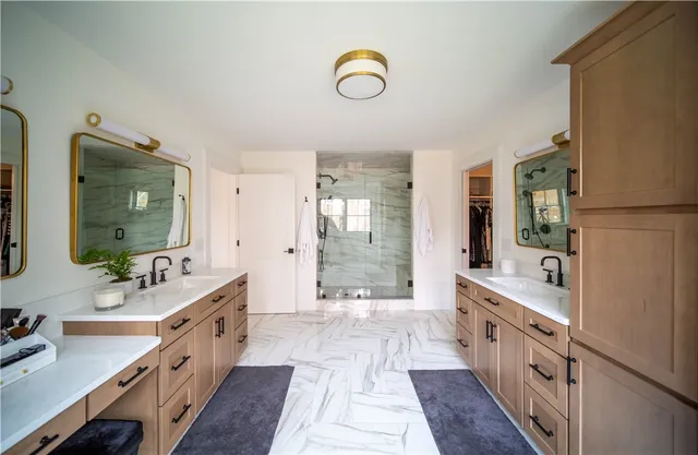 $2,179,000 | 4 Amore Lane, East Greenwich, RI 02818