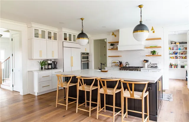 $2,179,000 | 4 Amore Lane, East Greenwich, RI 02818