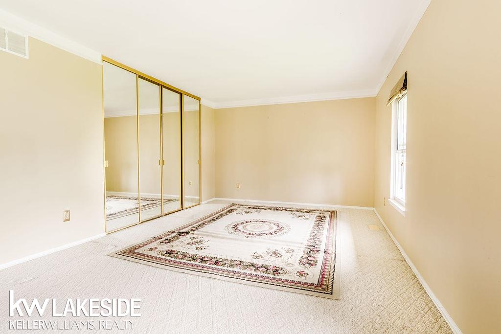 1340 East Fairview Lane Rochester, MI 48306 - Photo 39 of 75 31385903-38.JPG