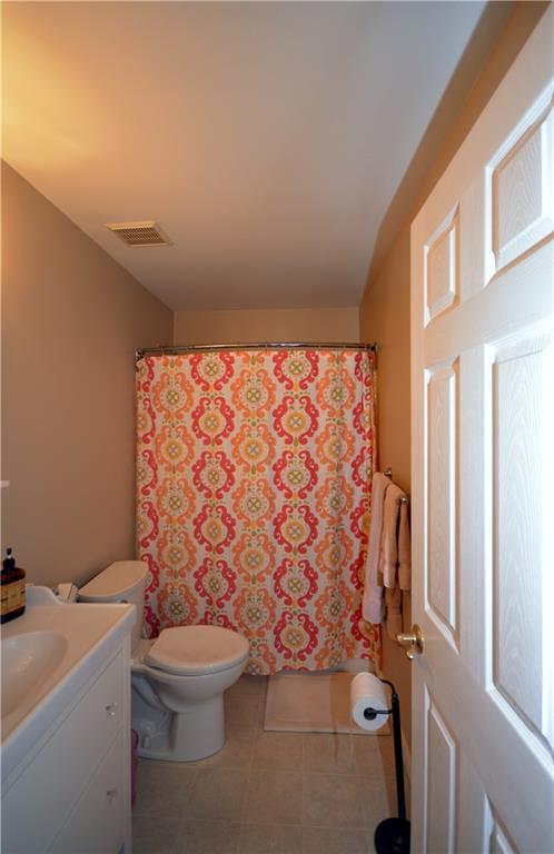 218 Grace Street McKees Rocks, PA 15136 - Photo 17 of 22 Hall bath