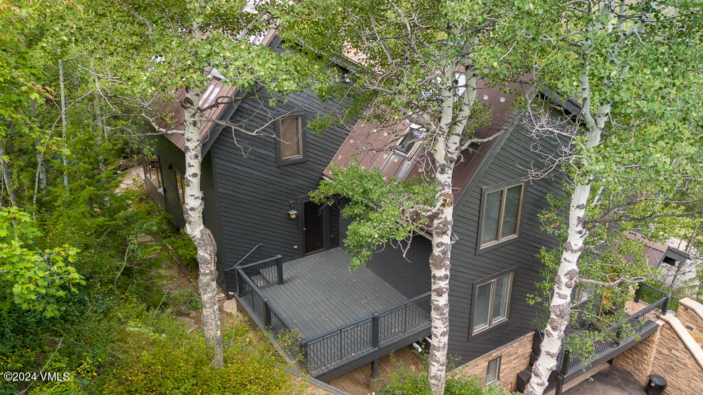 850 Eagle Drive Eagle-Vail, CO 81620 - Photo 29 of 32 a backyard of a house with lots of green space
