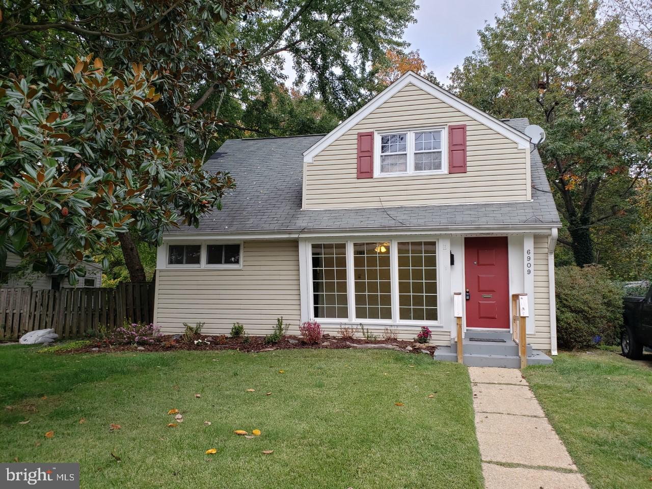 6909 Quander Road Alexandria, VA 22307 - Photo 2 of 36 FRONT OF HOUSE