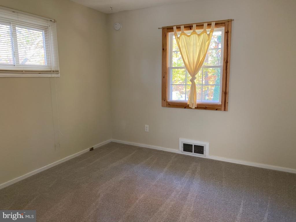 6909 Quander Road Alexandria, VA 22307 - Photo 18 of 36 MAIN LEVEL PRIMARY BEDROOM