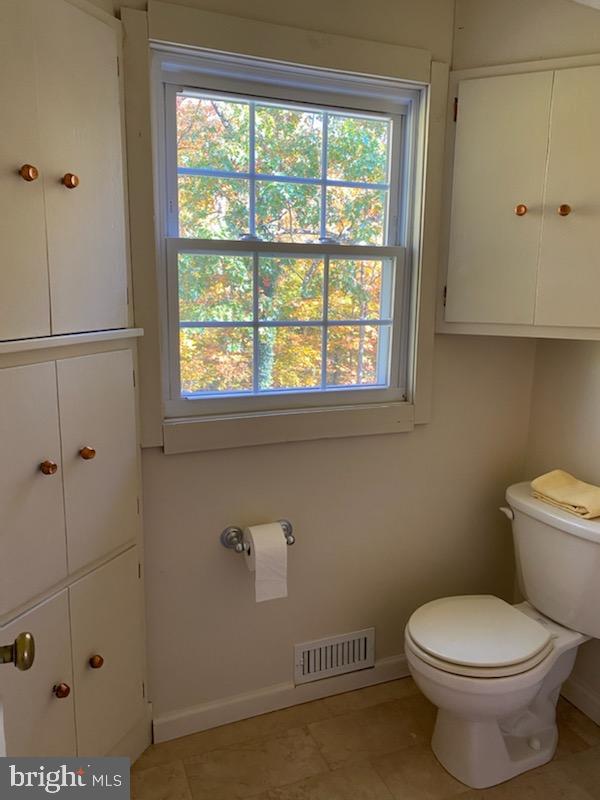 6909 Quander Road Alexandria, VA 22307 - Photo 24 of 36 SECOND LEVEL HALF BATH