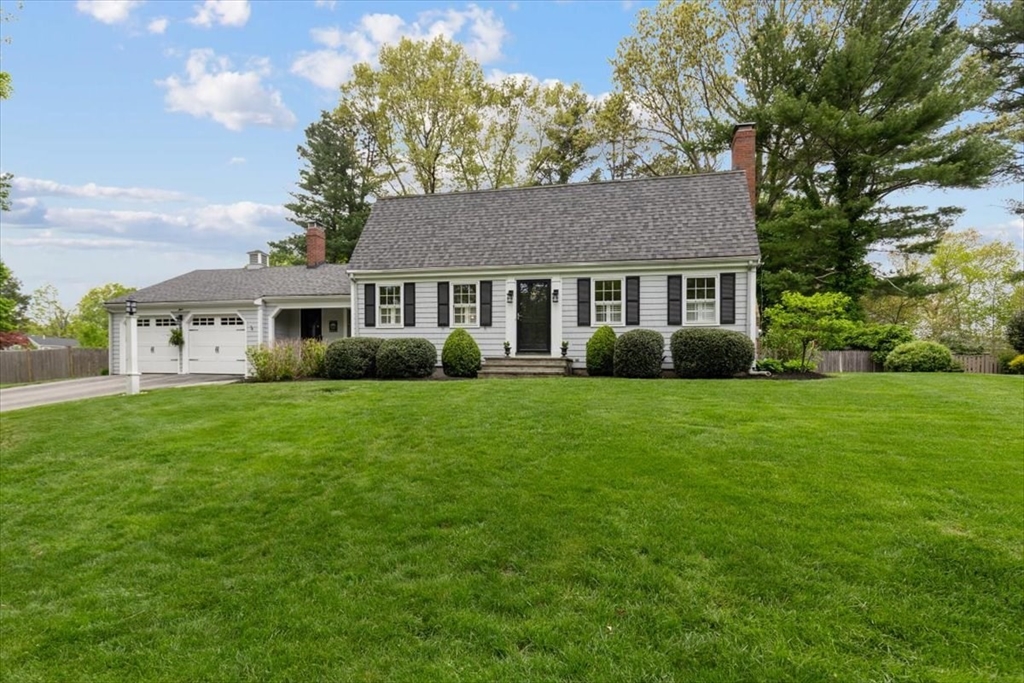 10 Hoover Road Hingham, MA 02043 - Photo 1 of 35 Gallery Image 1