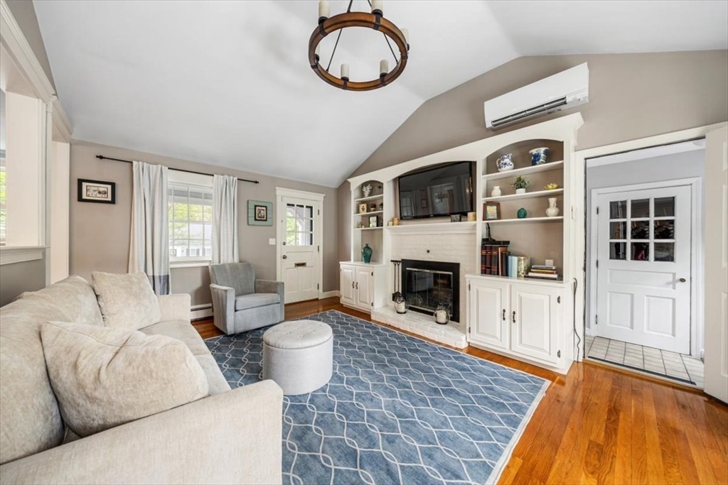 10 Hoover Road Hingham, MA 02043 - Photo 3 of 35 Gallery Image 3