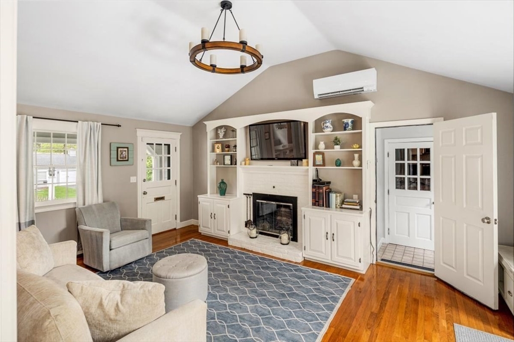 10 Hoover Road Hingham, MA 02043 - Photo 4 of 35 Gallery Image 4