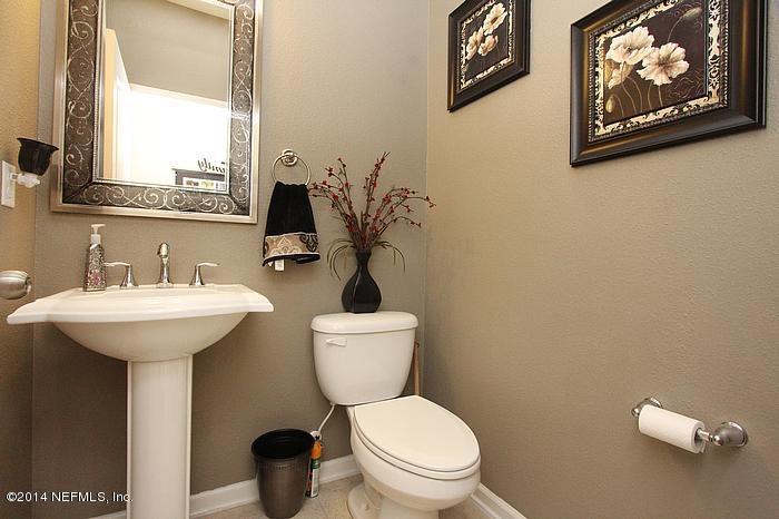 3826 Chasing Falls Road Orange Park, FL 32065 - Photo 16 of 22 halfbath_700