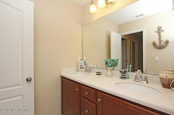3826 Chasing Falls Road Orange Park, FL 32065 - Photo 10 of 22 bathroom_700