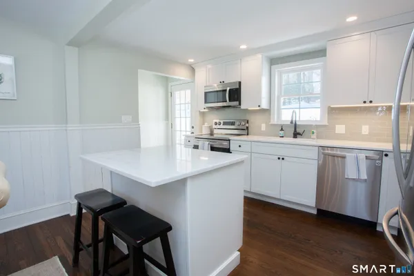 $444,000 | 72 Dyer Avenue, Canton, CT 06019