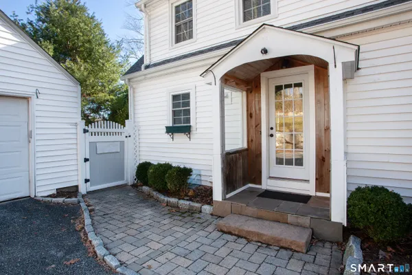 $444,000 | 72 Dyer Avenue, Canton, CT 06019