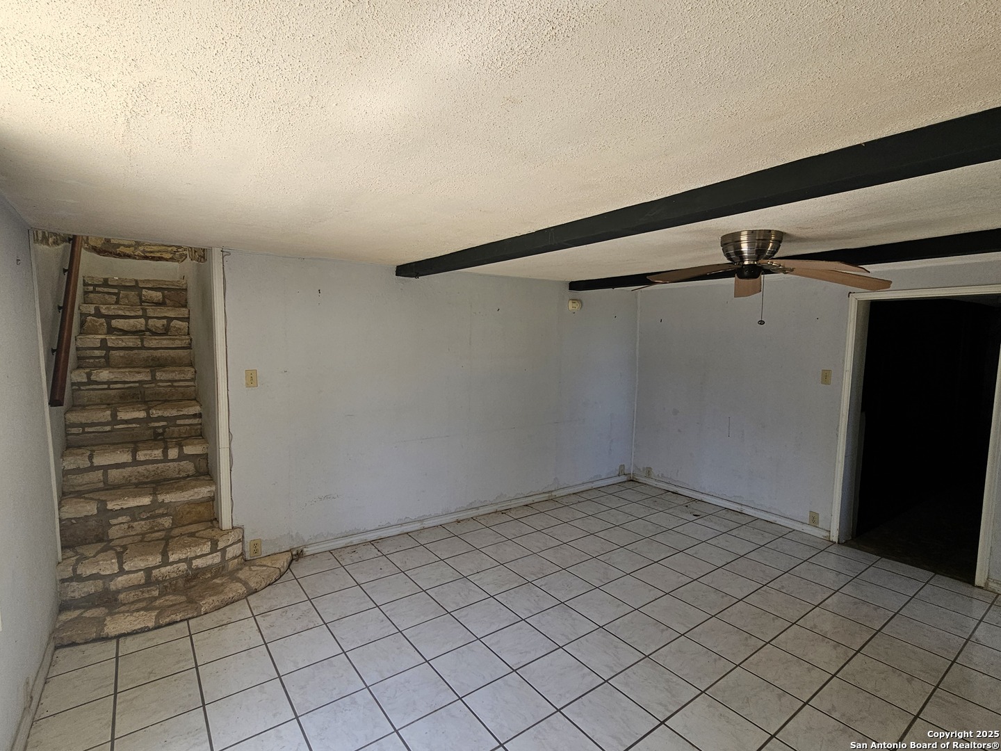 29 Green Cedar Road Boerne, TX 78006 - Photo 23 of 39 a view of an empty walk in closet