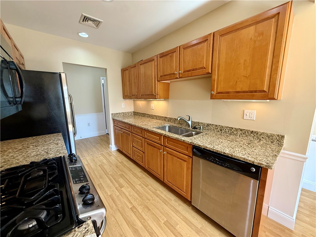 70 Turner Street, Unit E2 Warwick, RI 02886 - Photo 8 of 31