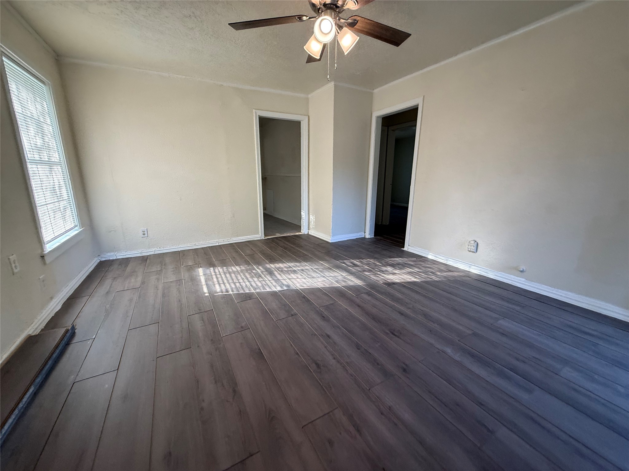 5501 Malmedy Road Houston, TX 77033 - Photo 5 of 20 Gallery Image 5