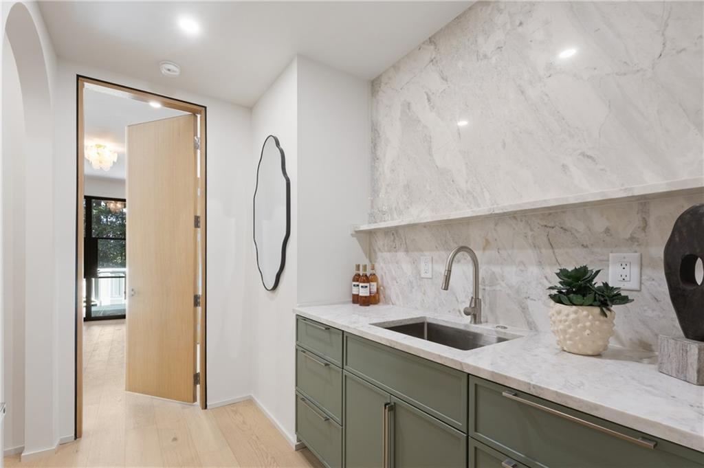 1120 Heards Ferry Road Northwest Sandy Springs, GA 30328 - Photo 31 of 66 Gallery Image 31