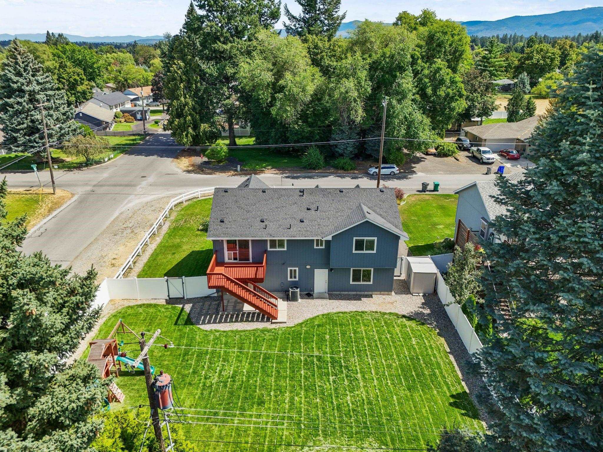 1208 South Pierce Road Spokane Valley, WA 99206 - Photo 3 of 28 Gallery Image 3