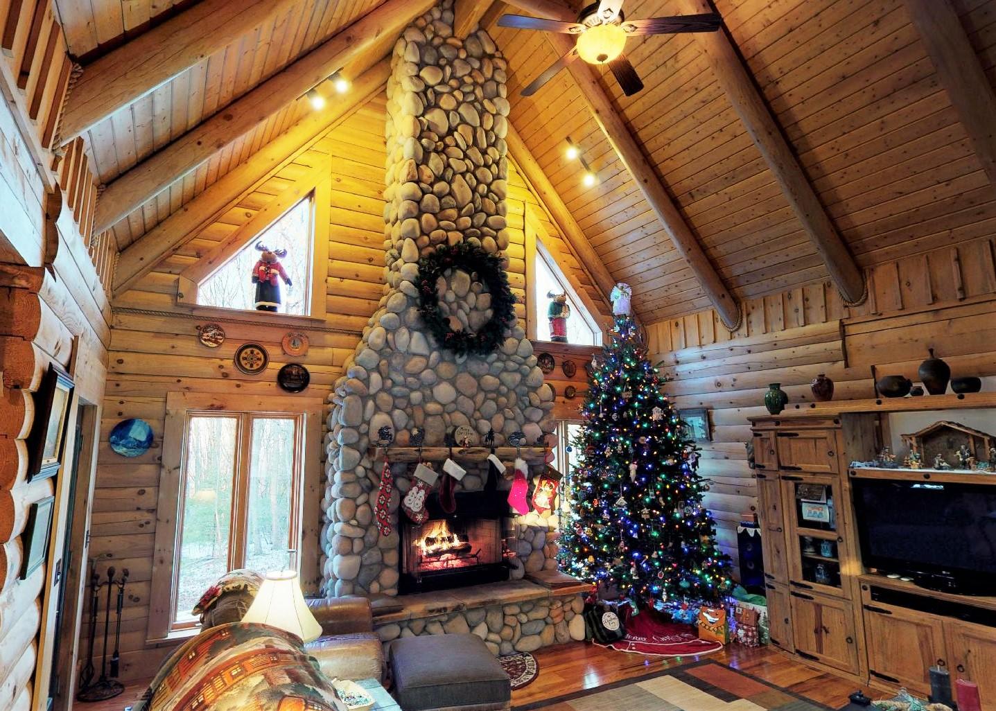 1075 Lightnen Road Parrottsville, TN 37843 - Photo 3 of 48 Christmas Interior