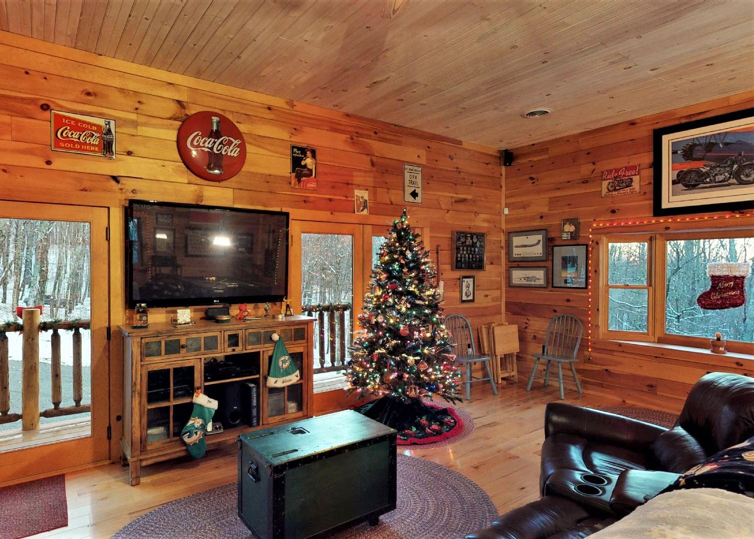 1075 Lightnen Road Parrottsville, TN 37843 - Photo 8 of 48 Christmas