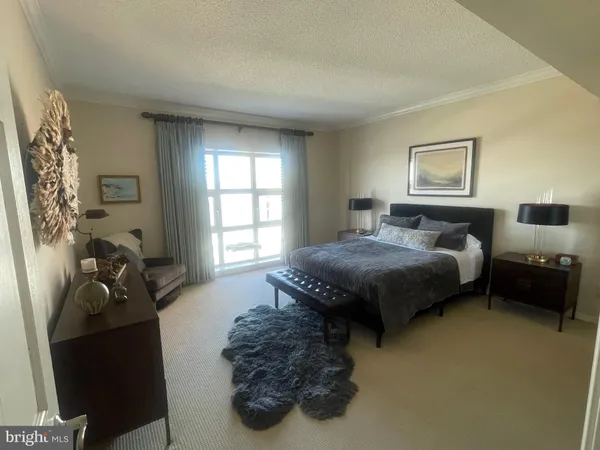 $3,500 | 250 President Street, Unit 806, Baltimore, MD 21202