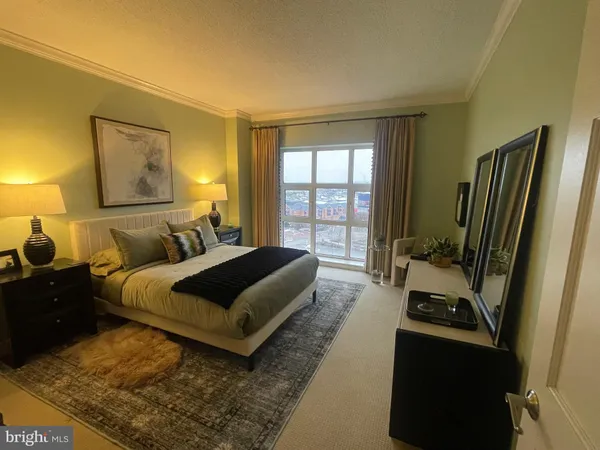 $3,500 | 250 President Street, Unit 806, Baltimore, MD 21202