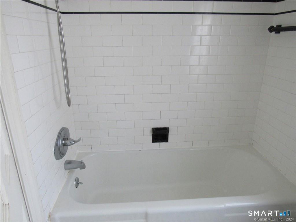 36 Rochford Avenue Hamden, CT 06514 - Photo 25 of 36