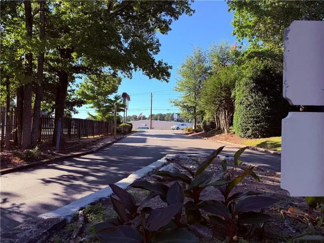 $1,150 | 3595 Woodbriar Circle, Unit N, Tucker, GA 30084