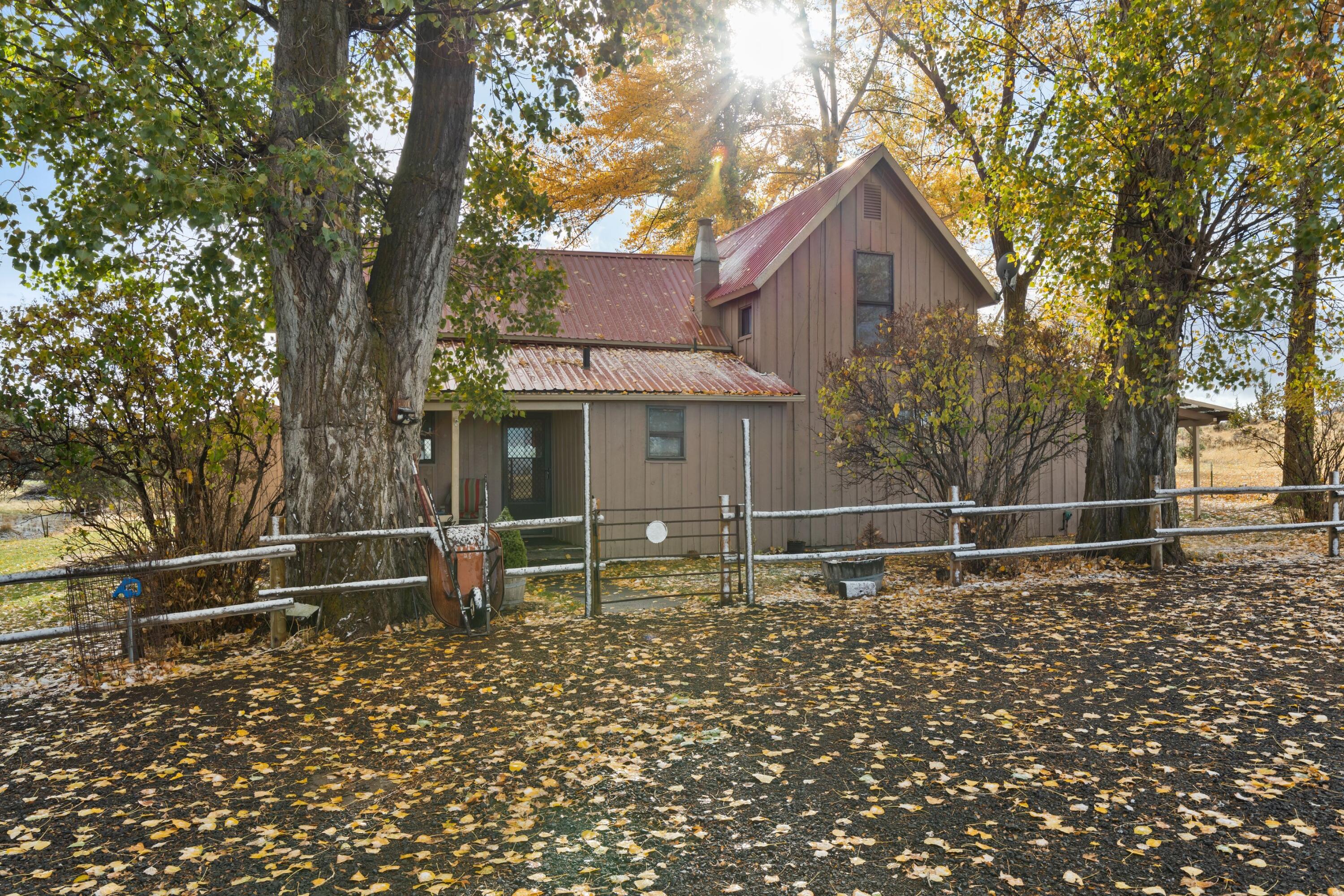 8225 Southeast Ramms Road Madras, OR 97741 - Photo 1 of 35 _31A5646JennMontoyaPhotography
