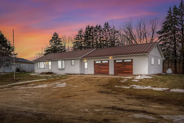 $435,000 | N305 Neisen Road, Greenfield, WI 54623