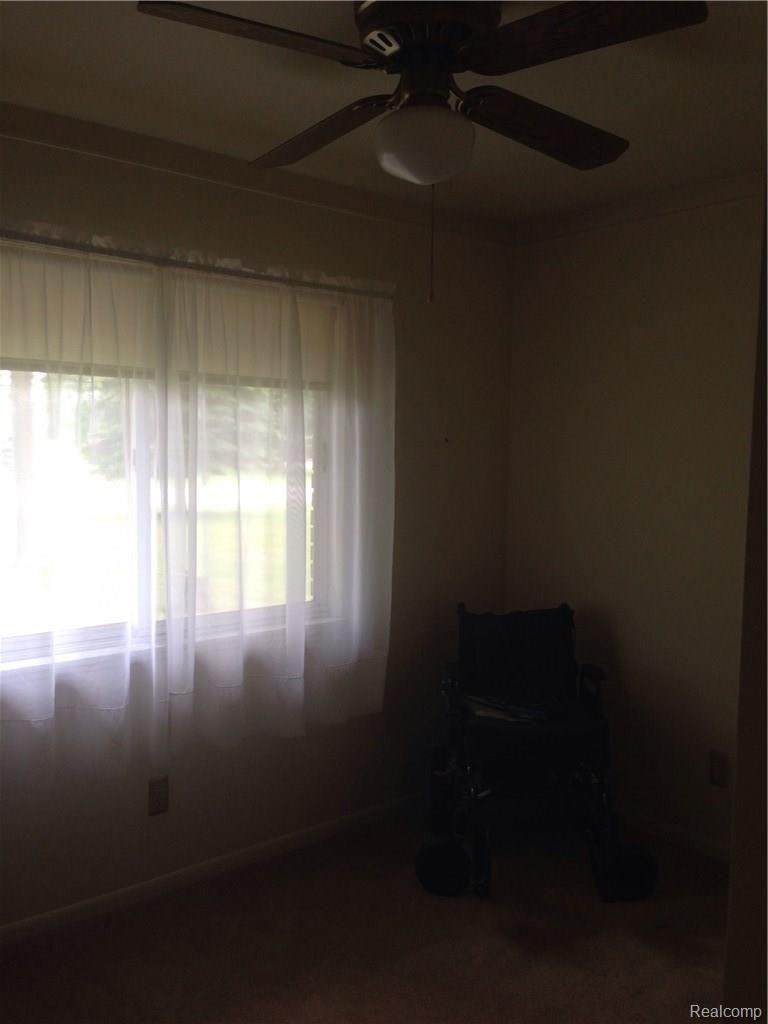 23800 Inkster Road New Boston, MI 48164 - Photo 4 of 28 image.jpg