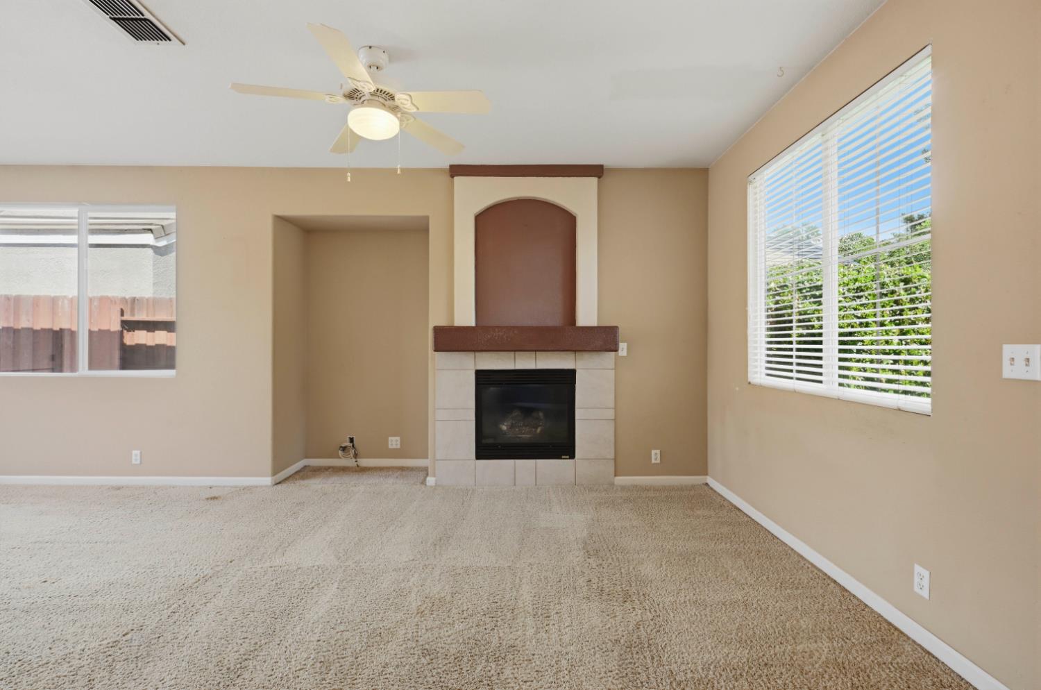 5821 Ridgepoint Drive Antelope, CA 95843 - Photo 14 of 30