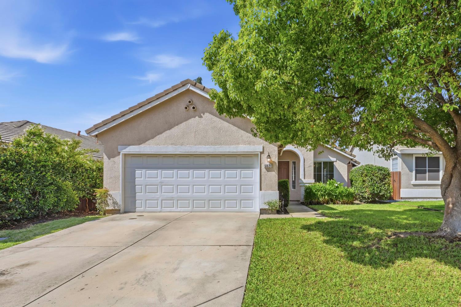 5821 Ridgepoint Drive Antelope, CA 95843 - Photo 2 of 30