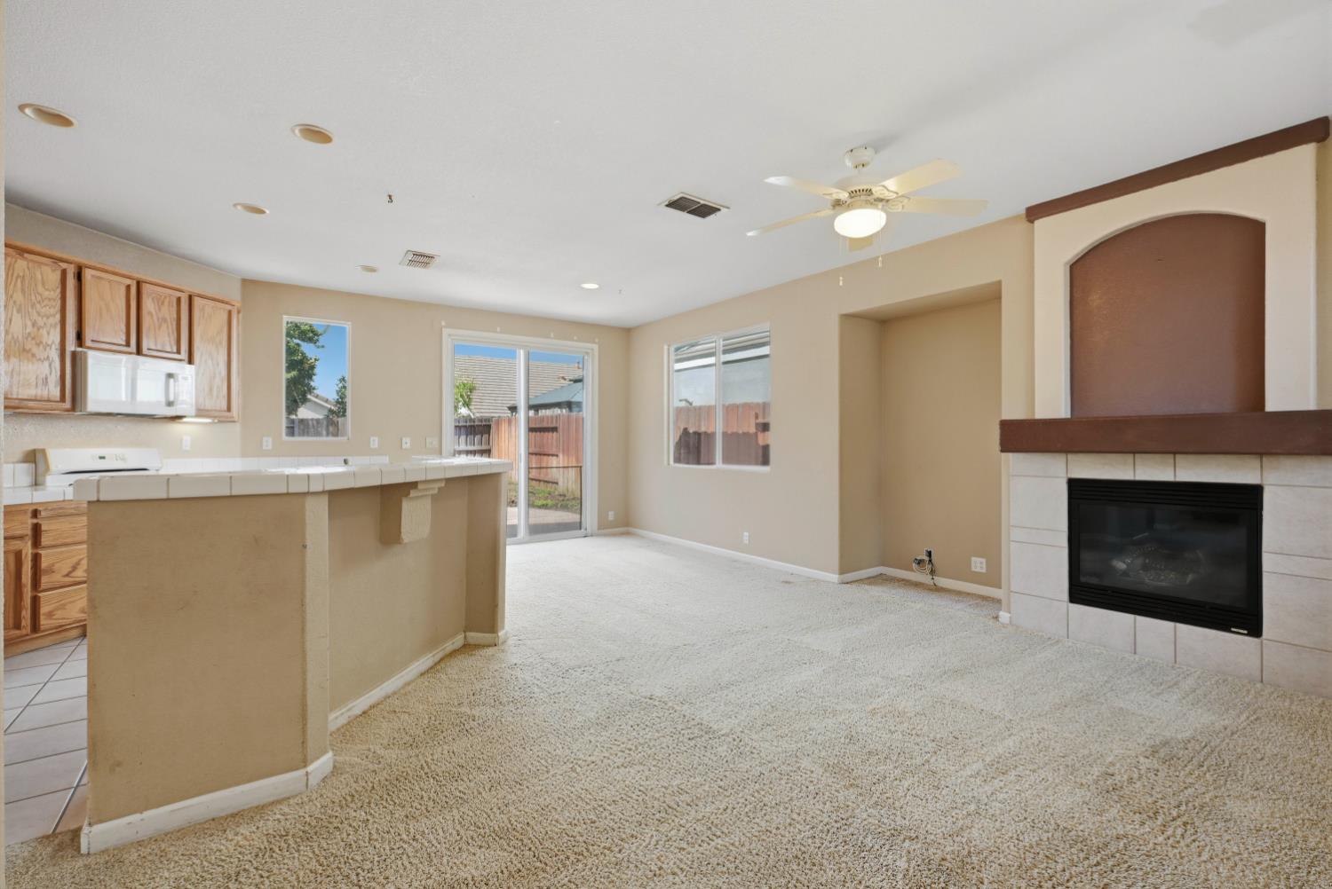 5821 Ridgepoint Drive Antelope, CA 95843 - Photo 10 of 30