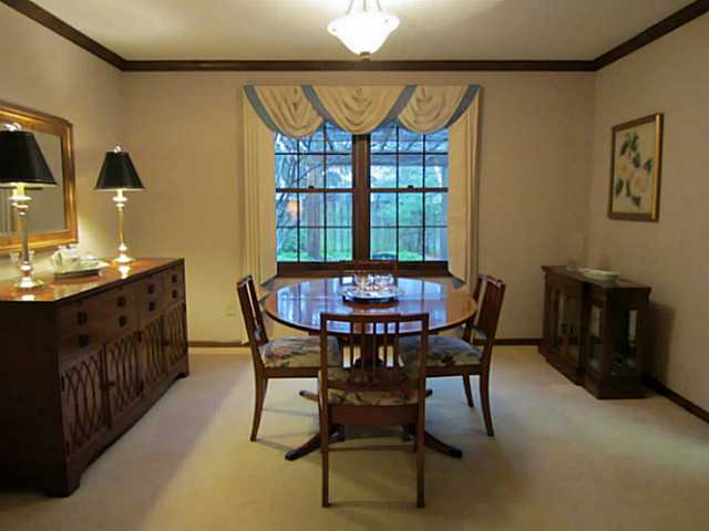 4255 Randmore Road Columbus, OH 43220 - Photo 6 of 23