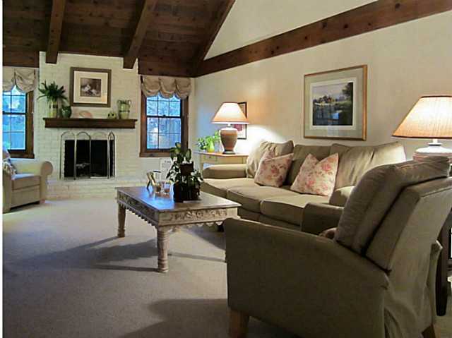 4255 Randmore Road Columbus, OH 43220 - Photo 7 of 23