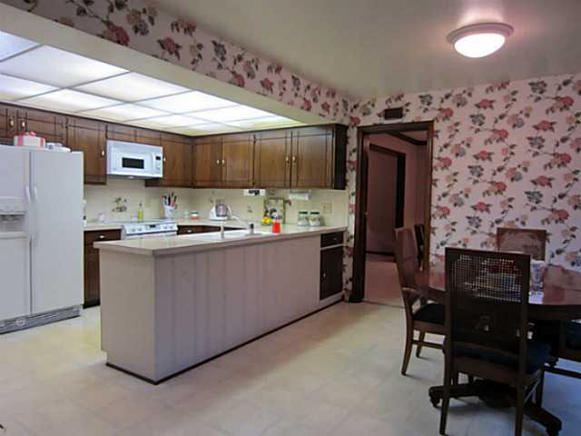 4255 Randmore Road Columbus, OH 43220 - Photo 9 of 23