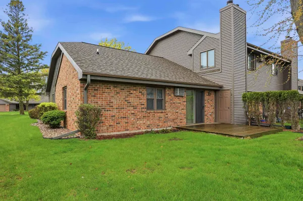 $199,900 | 82 Spencer Village Court, Appleton, WI 54914