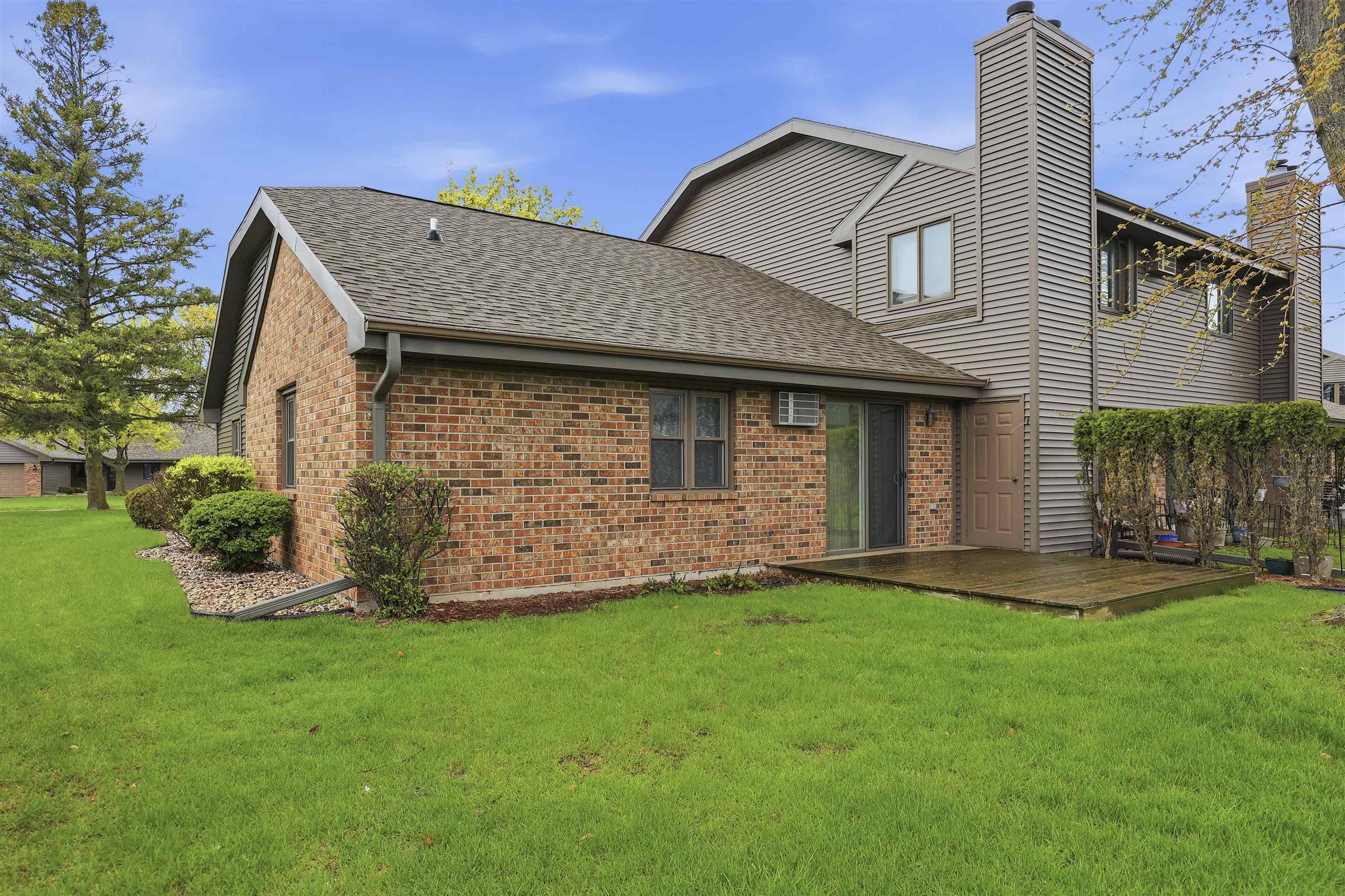 82 Spencer Village Court Appleton, WI 54914 - Photo 12 of 22