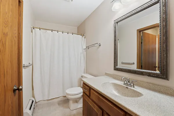 $199,900 | 82 Spencer Village Court, Appleton, WI 54914