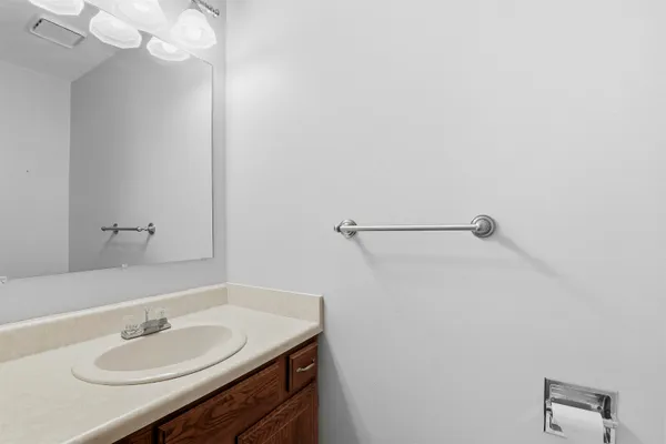 $199,900 | 82 Spencer Village Court, Appleton, WI 54914