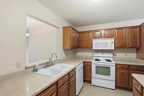 $199,900 | 82 Spencer Village Court, Appleton, WI 54914
