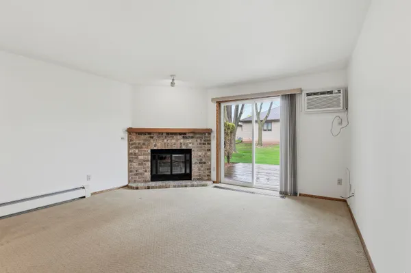 $199,900 | 82 Spencer Village Court, Appleton, WI 54914