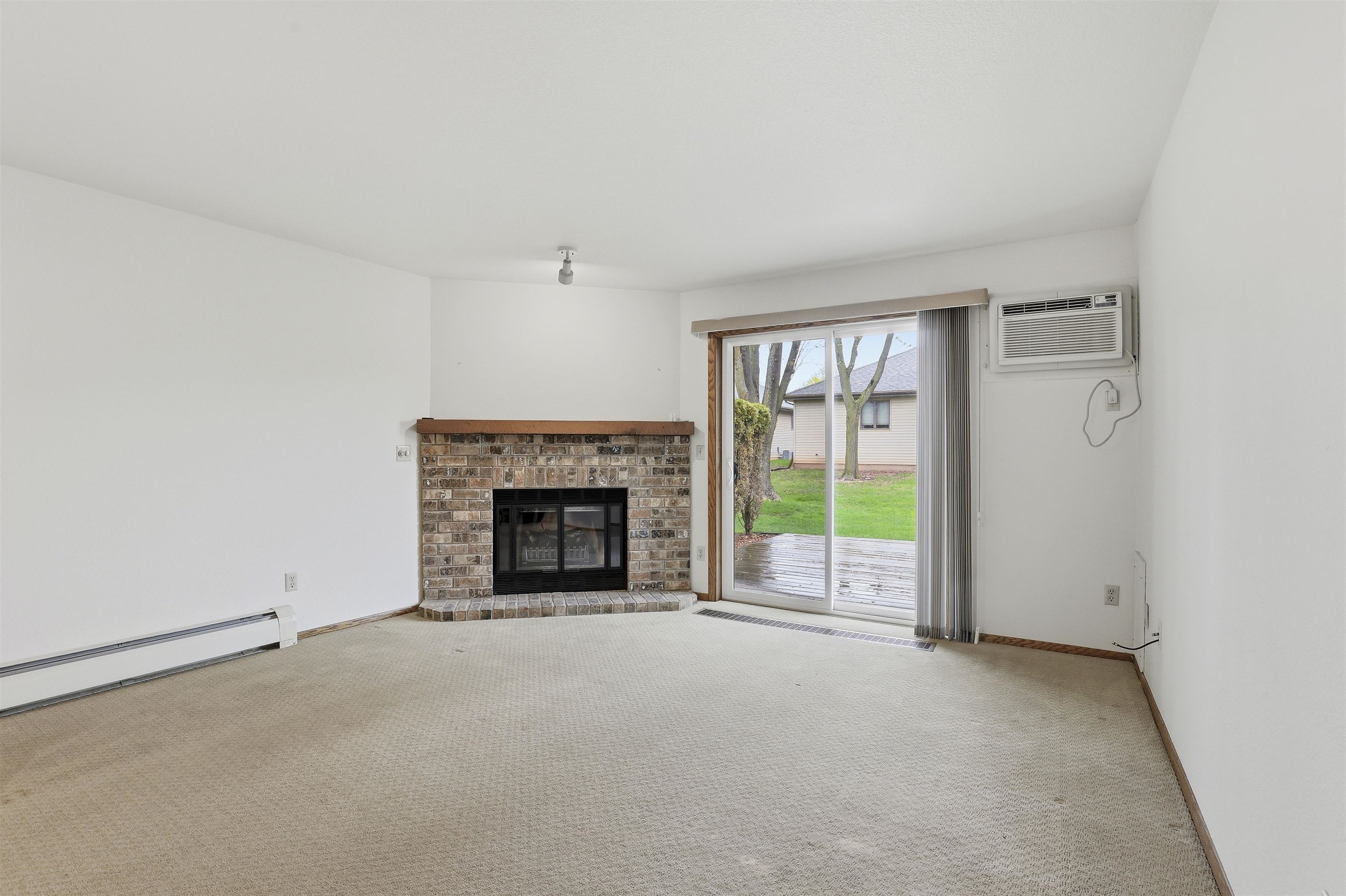 82 Spencer Village Court Appleton, WI 54914 - Photo 10 of 22