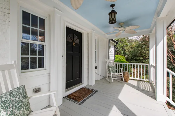 a picture of a bench in front of door